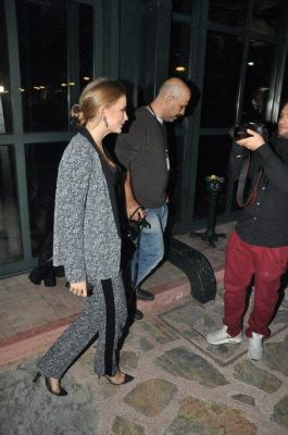  Serenay Sarikaya'nın İstanbul Konseri: Aşkın ve Müziğin Şöleni mi?